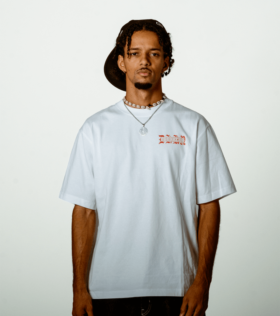 t shirt stawed